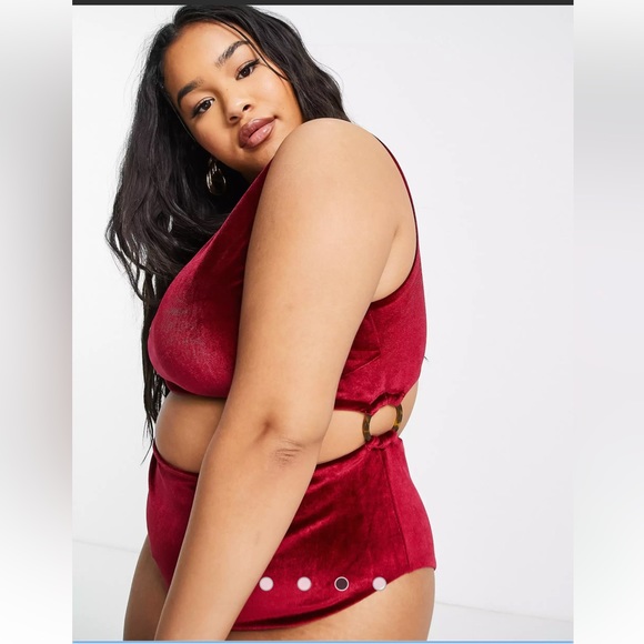 ASOS DESIGN Curve ring side swimsuit in red velvet - Picture 3 of 8